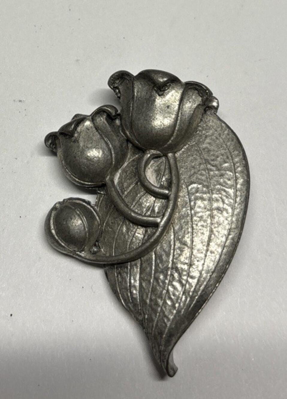 Vintage Seagull Fine Pewter Daffodils Brooch Pin Signed 2006 JP 298
